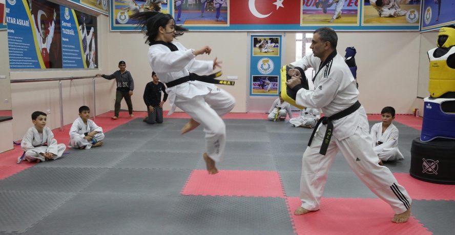 HALİLİYE BELEDİYESİ İLE ŞAMPİYON SPORCULAR YETİŞİYOR