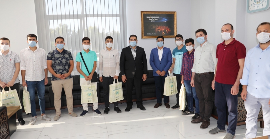 ÜNİVERSİTEYİ KAZANAN GENÇLERDEN BAŞKAN CANPOLAT’A TEŞEKKÜR ZİYARETİ