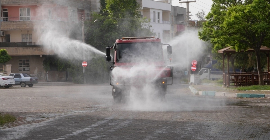 HALİLİYE’DE SOKAK SOKAK TEMİZLİK VE DEZENFEKTE 