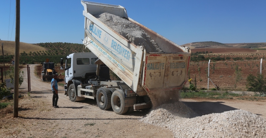 YUKARIAKÖREN’DEN BAŞKAN CANPOLAT’A TEŞEKKÜR: KIŞIN ÇAMURDAN, YAZIN TOZDAN KURTULDUK