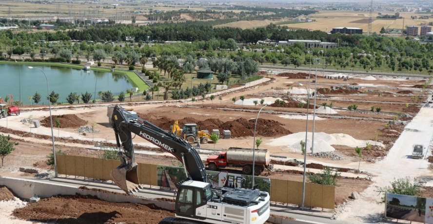 BÜYÜKŞEHİR’DEN DEVASA PARK ÇALIŞMASI