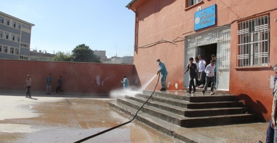 Eyyübiye Belediyesi, Okullarda Temizlik Çalışması Başlattı