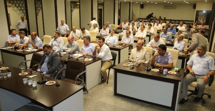 Çiftçi, Bürokratları İle Tanıştı