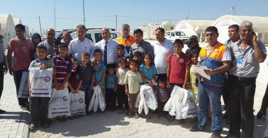 Kobanili 350 Çocuğa Bayramlık Elbise Dağıtıldı