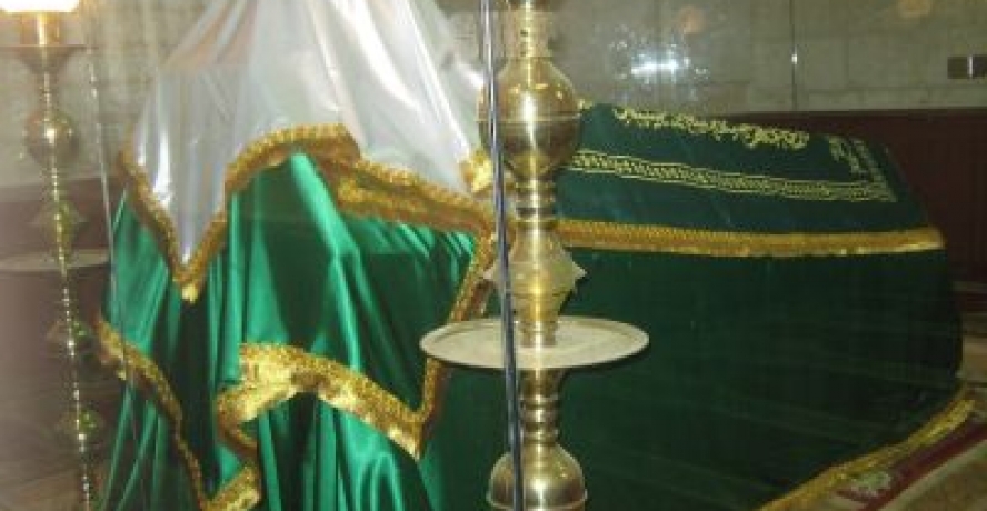Cabir El-Ensar Camii ve Türbesi