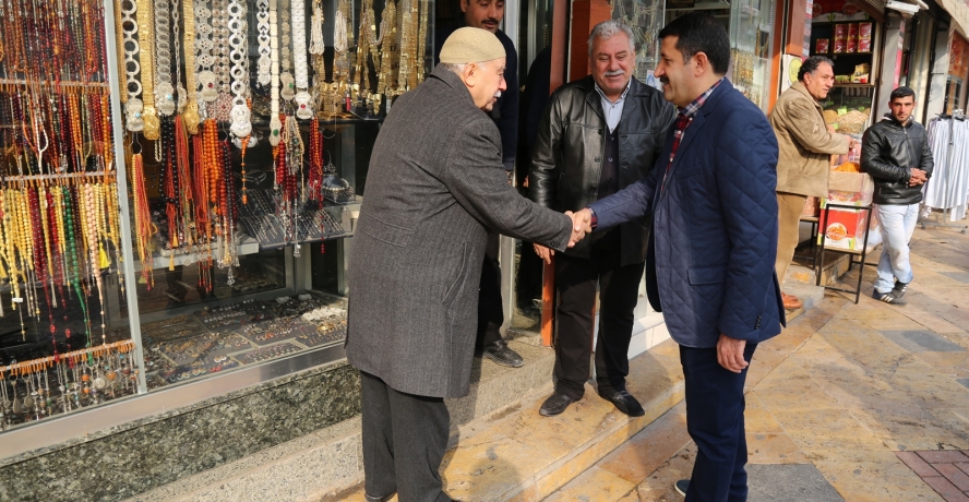 BAŞKAN EKİNCİ, VATANDAŞ VE ESNAFI DİNLEDİ