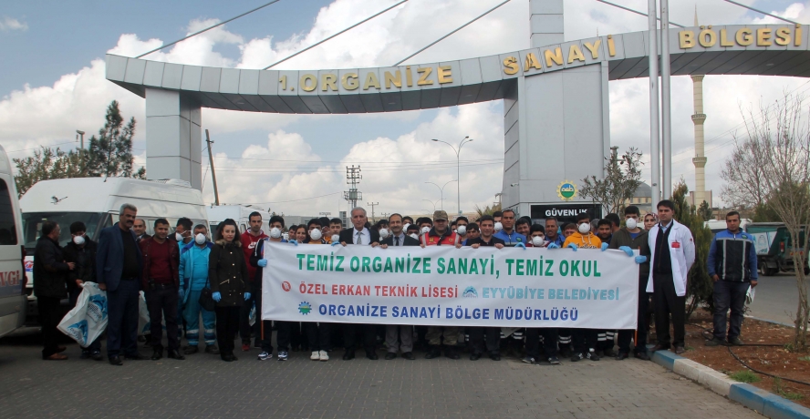 Öğrenciler OSB’yi temizledi…