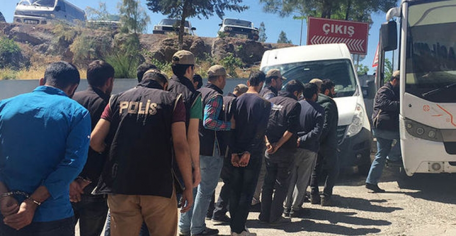 Aralarında Şanlıurfa HDP İl Eş Başkanının Da Bulunduğu 15 Kişi Adliyeye Sevk Edildi