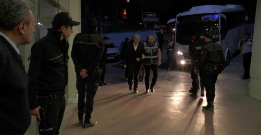 Fetö/pdy Operasyonunda Gözaltına Alınan 32 Kişi Sağlık Kontrolünden Geçirildi