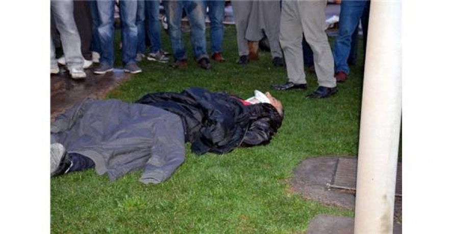 Kamyonet Otomobile Çarptı: 1 Ölü, 3 Yaralı