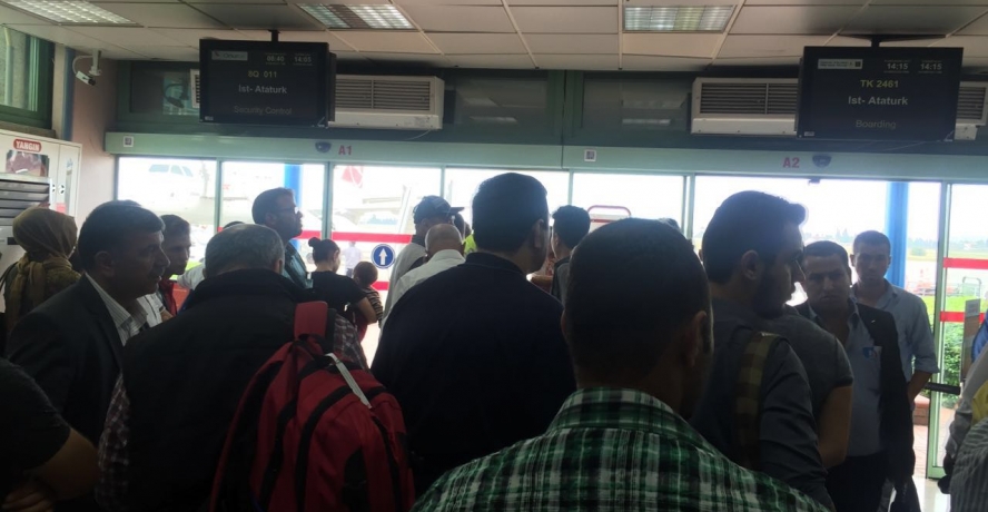 Onur Air yüzlerce yolcuyu perişan etti