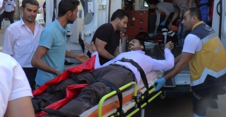 Amcasını Öldürüp Kuzenlerini Yaraladı