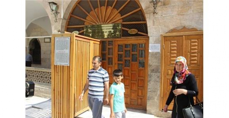 Hz. İbrahim Mağarası Tadilat Nedeniyle Ziyarete Kapatıldı