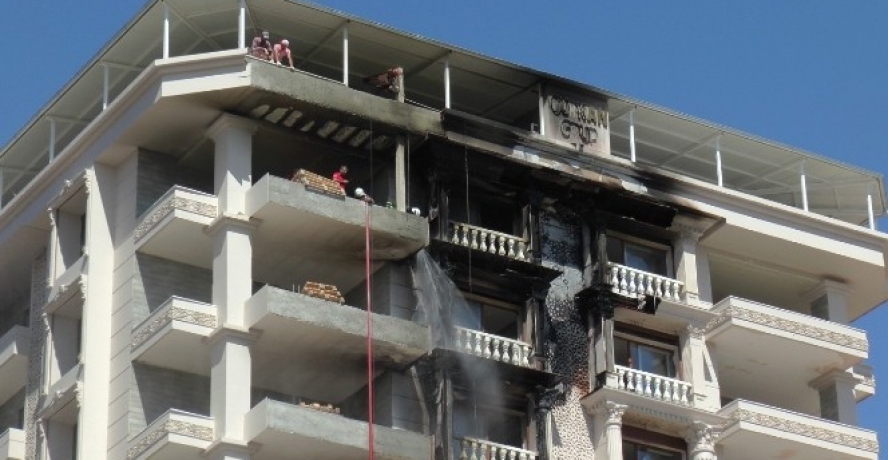 İnşaat halindeki binada çıkan yangın korkuttu
