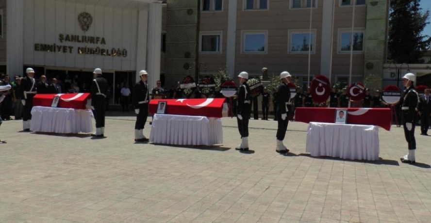 Şanlıurfa’da silahlı saldırıda şehit olan 3 polis için tören düzenlendi