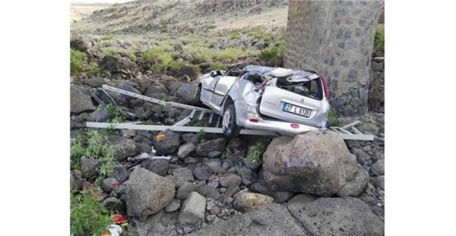 Siverek’te trafik kazası: 1’i ağır 5 yaralı