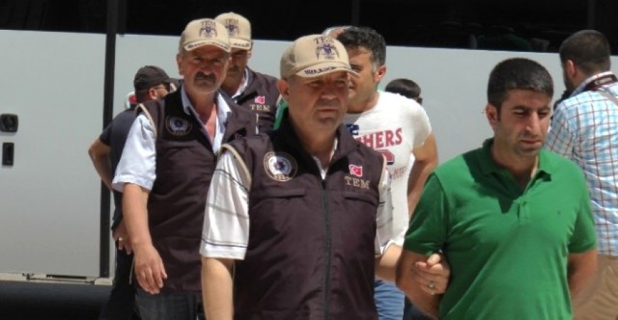 Gözaltına alınan 40 savcı ve hakim adliyeye sevk edildi