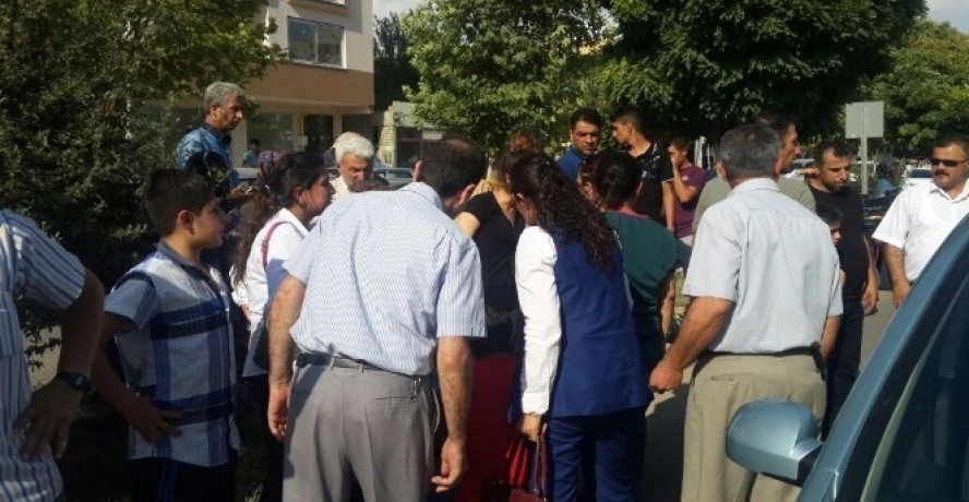 Otomobilin çarptığı çocuk yaralandı