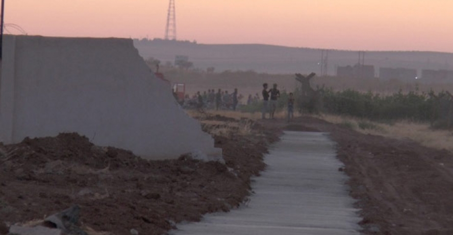 Suriye sınırında duvar gerginliği