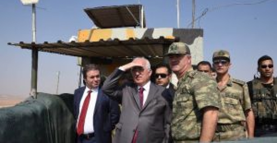 Şanlıurfa Vali Tuna, Suriye sınırında incelemede bulundu