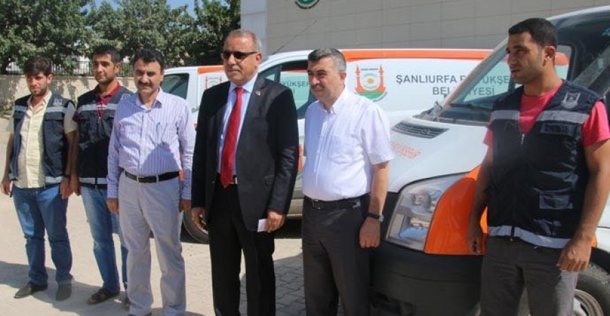 Belediyenin üzerindeki ölü toprağını bir çırpıda kaldırdı