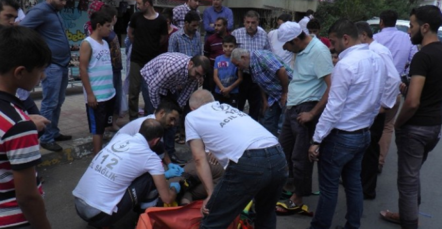 Darp edilmekten korkan sürücü yaralıyı bırakıp karakola gitti