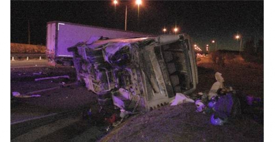 Suriyelileri kampa götüren otobüs kaza yaptı: 31 yaralı