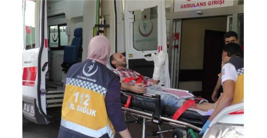 Elini makineye kaptıran işçi yaralandı