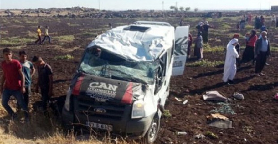 Öğrenci servisi kaza yaptı