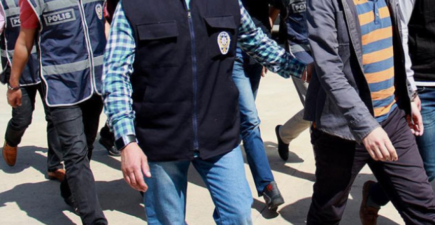 Şanlıurfa’da 8’i polis 9 kişi tutuklandı