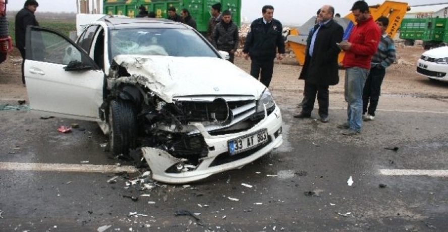 4 aracın karıştığı kazada 2 kişi yaralandı