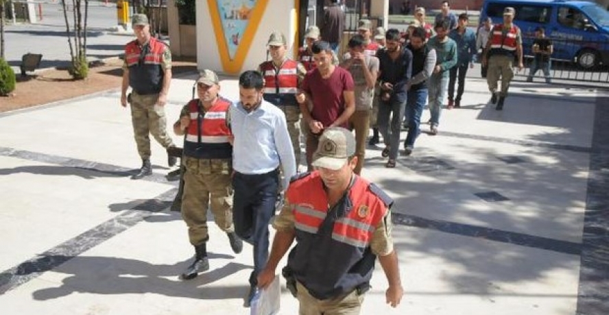 Sigorta şirketlerini dolandıran 10 kişi yakalandı