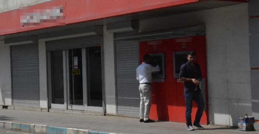 Cezaevinden izinli çıkan hükümlü, banka soyarken yakalandı