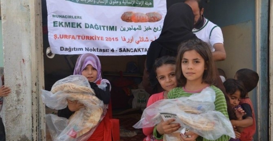 İHH, Muhacirlere 1 Milyon Ekmek Dağıttı
