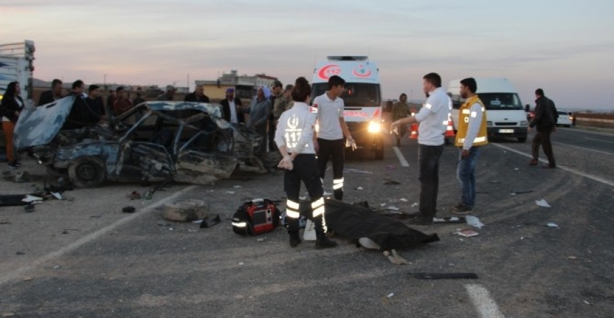 Tekerleği Çıkan Otomobil Takla Attı: 1 Ölü, 4 Yaralı