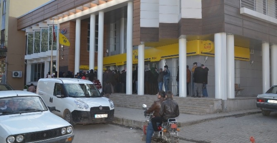 Telefon Dolandırıcılarının Oyununu PTT Memuru Bozdu