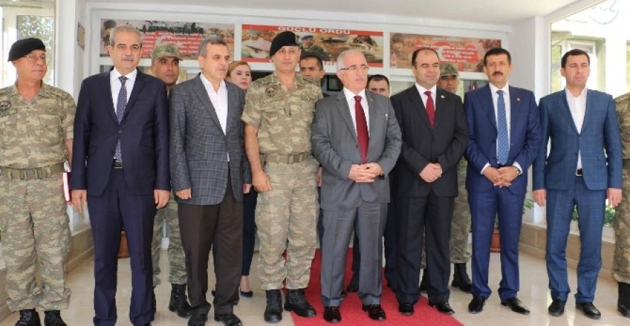 Tugay Komutanına veda ziyareti