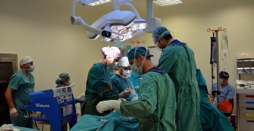 Üniversite Hastanesinde Aynı Anda İki Karaciğer Nakli Yapıldı