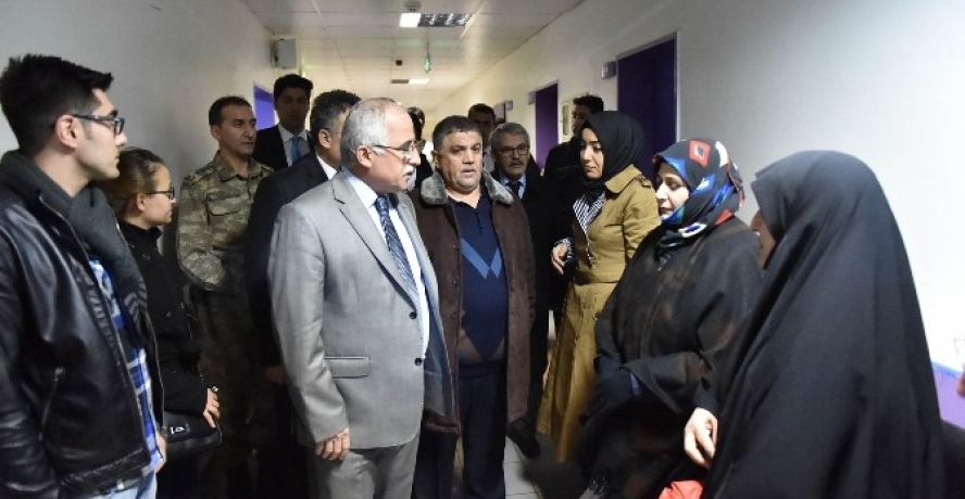 Vali Tuna yaralı polisleri ziyaret etti