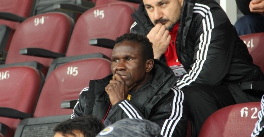 Yaş Tartışmalarının Odağındaki Futbolcu Maçı Tribünden İzledi